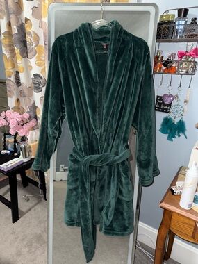victoria’s secret plush robe